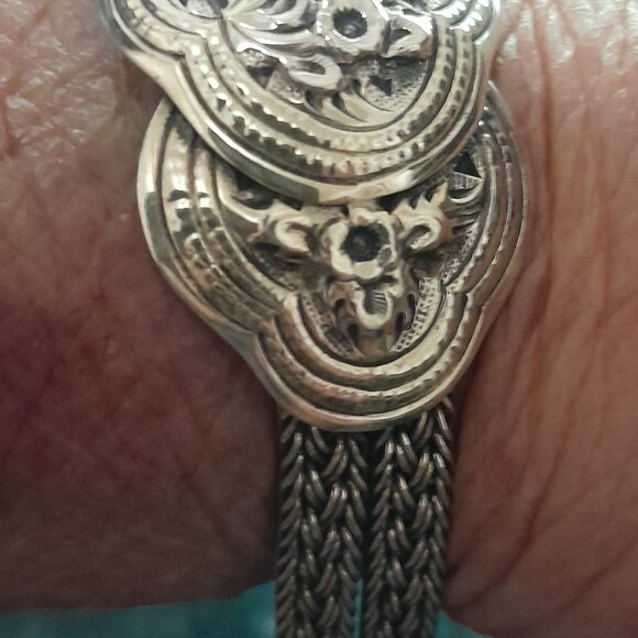 VINTAGE Repousse Bracelet - Picture 4 of 5